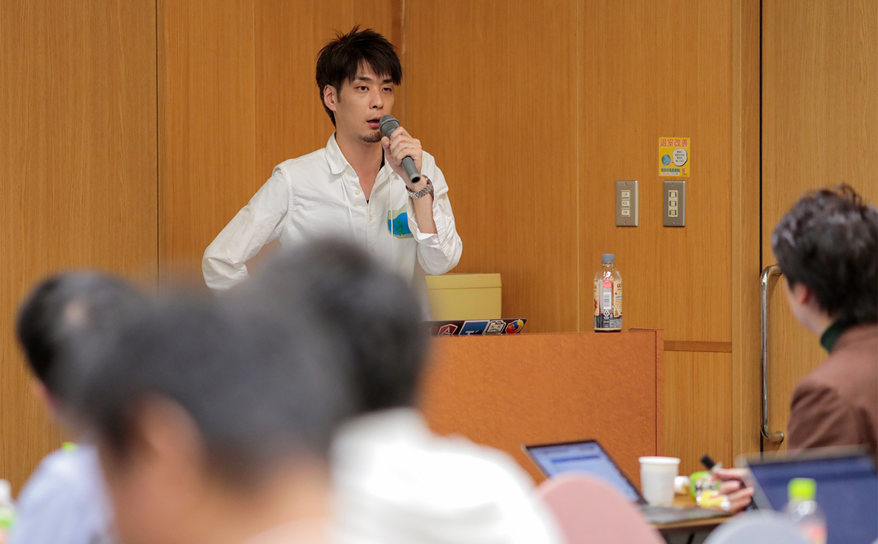 写真：セッション中のスピーカー 倉見さん